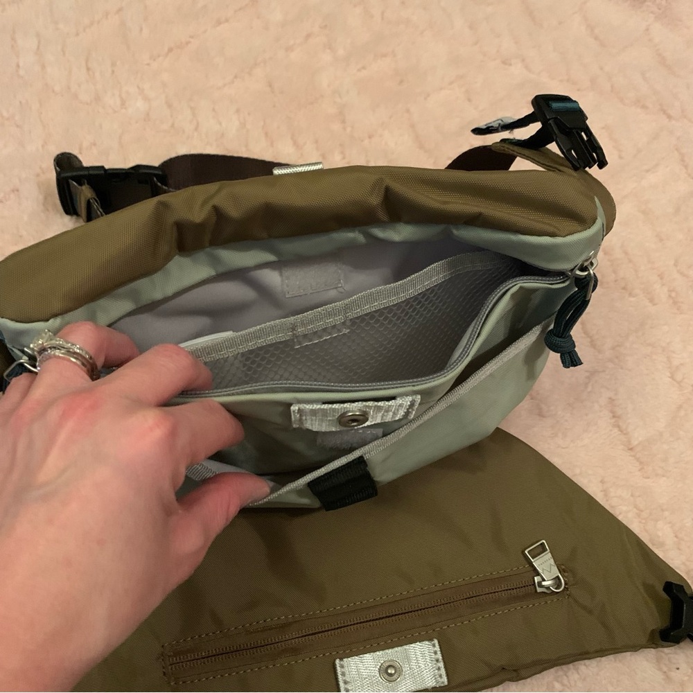 Dagger FP Movement x Doughnut Series Bum Bag, Khaki & Gray - Brand New w/o Tags! - Picture 5 of 10